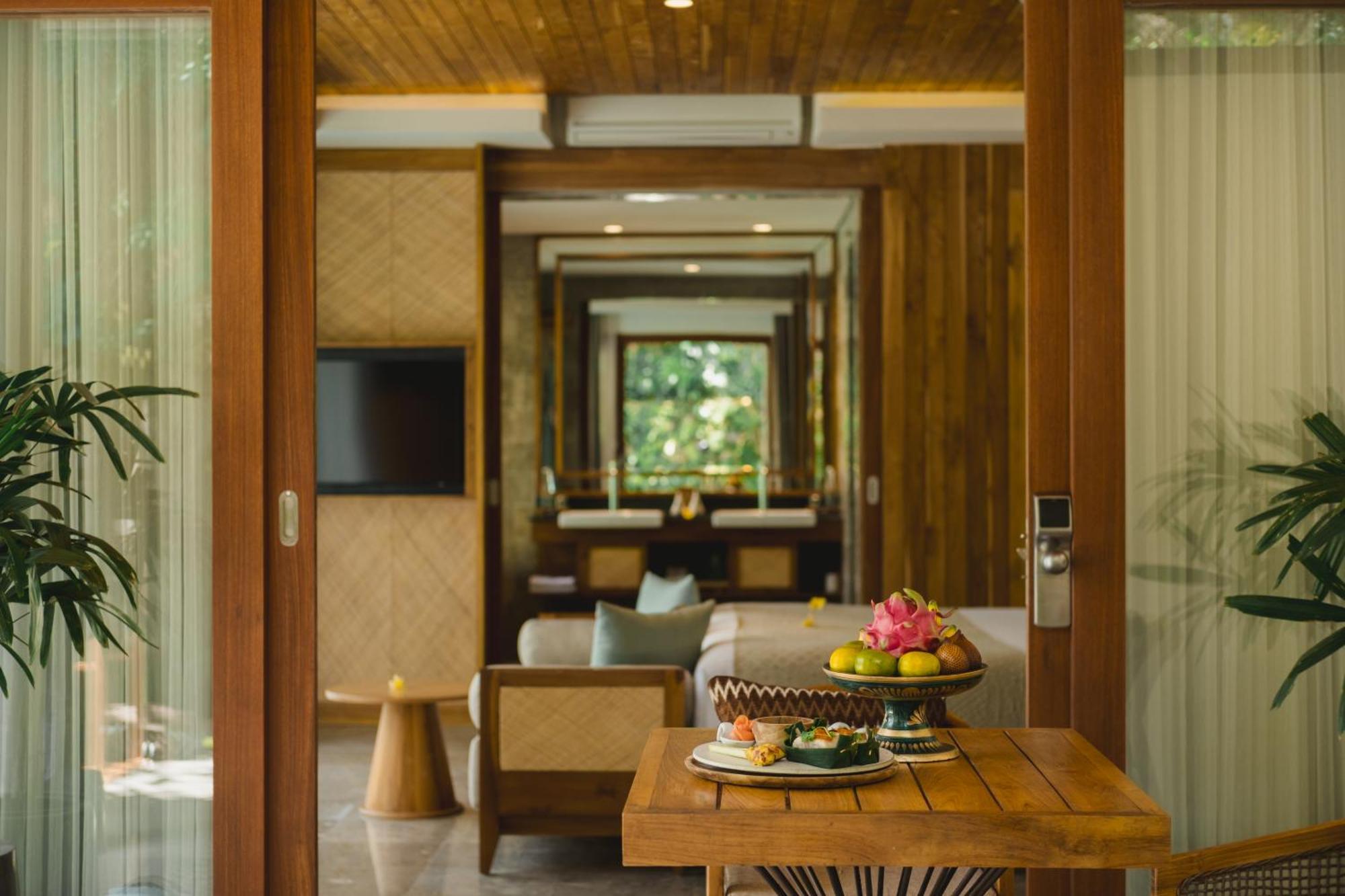 Adiwana Suweta Otel Ubud Dış mekan fotoğraf A suite at the resort