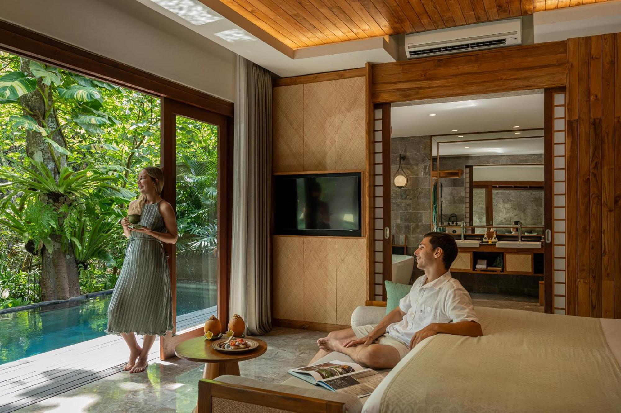 Adiwana Suweta Otel Ubud Dış mekan fotoğraf A bedroom at the resort